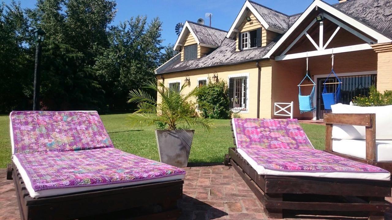 ピラル The Polo House Bed & Breakfast エクステリア 写真